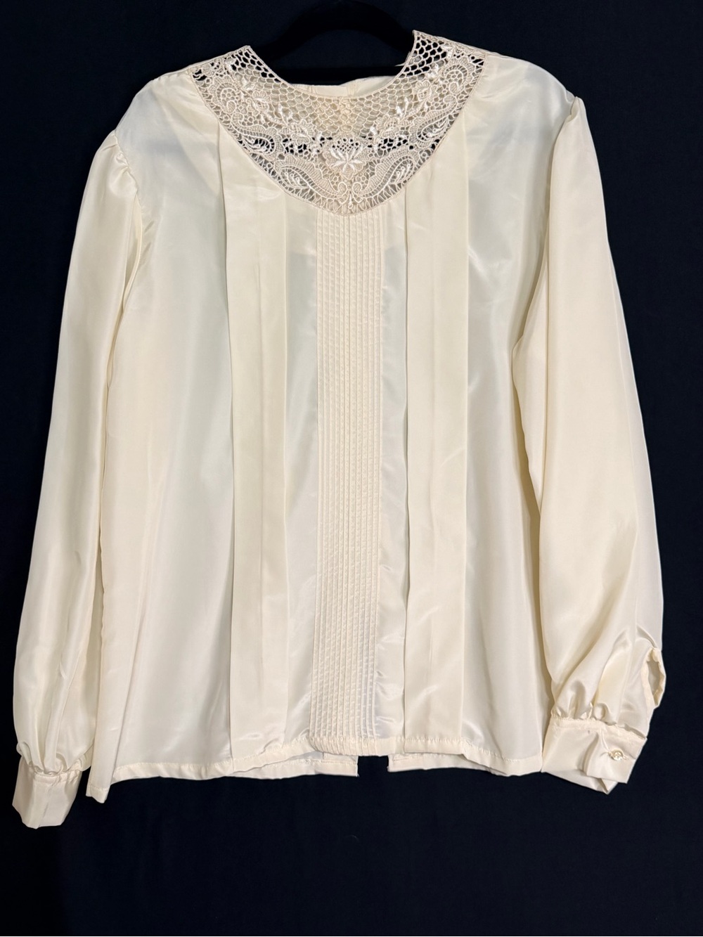 Gordon Peters VTG 70’s 80’s size 15-16 Women's Cream Lace Yoke Pintuck Blouse